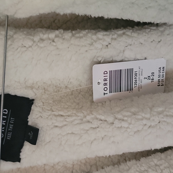 Torrid foux fur lined foux leather jacket - Picture 2 of 4